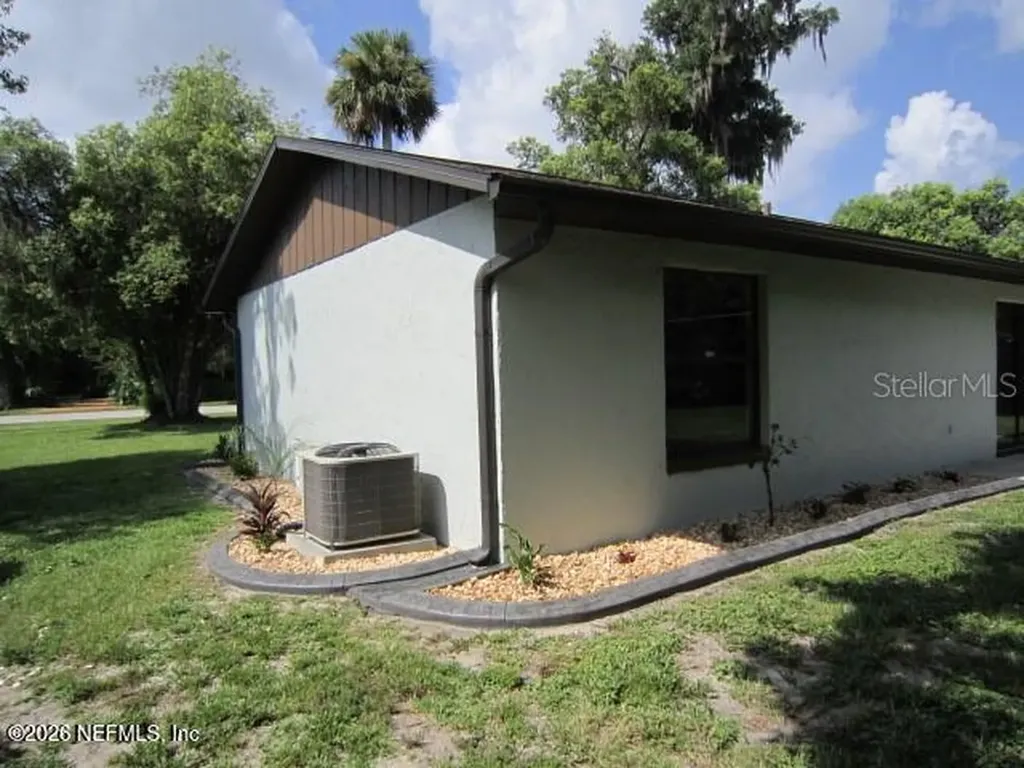 113 W Washington Avenue Deland FL 32720