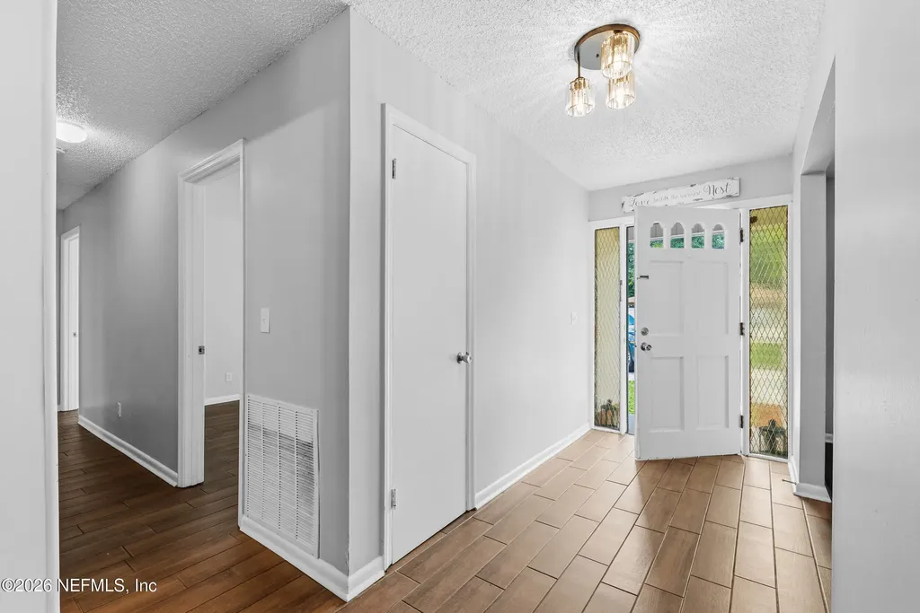 3034 Townsend Boulevard Jacksonville FL 32277