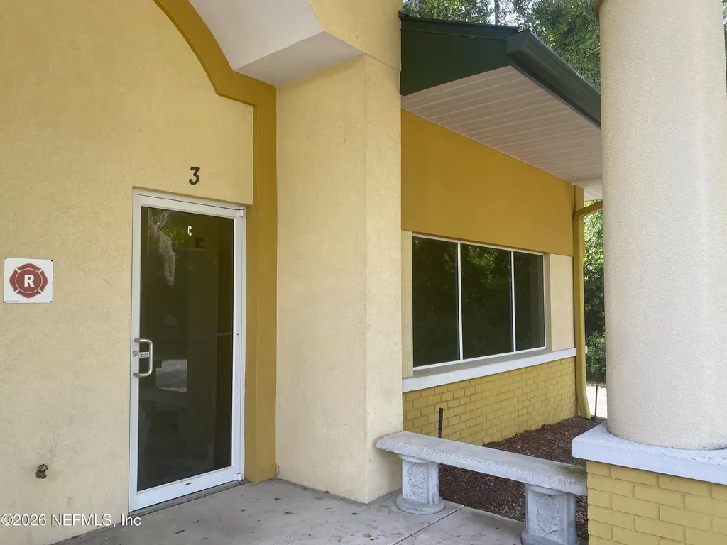 811 N Summit Street Crescent City FL 32112