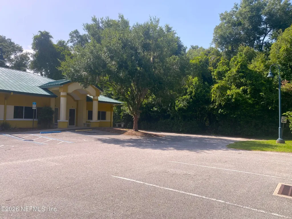 811 N Summit Street Crescent City FL 32112
