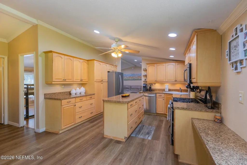 185 Kingfish Road Pomona Park FL 32181