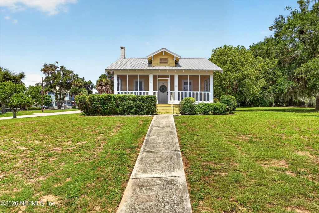 101 N Lake Street Crescent City FL 32112
