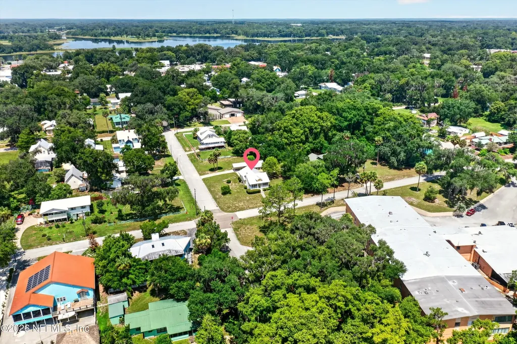 101 N Lake Street Crescent City FL 32112