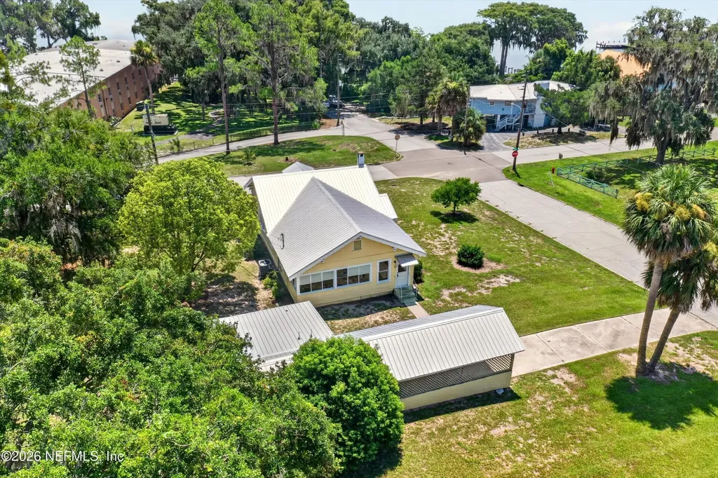 101 N Lake Street Crescent City FL 32112