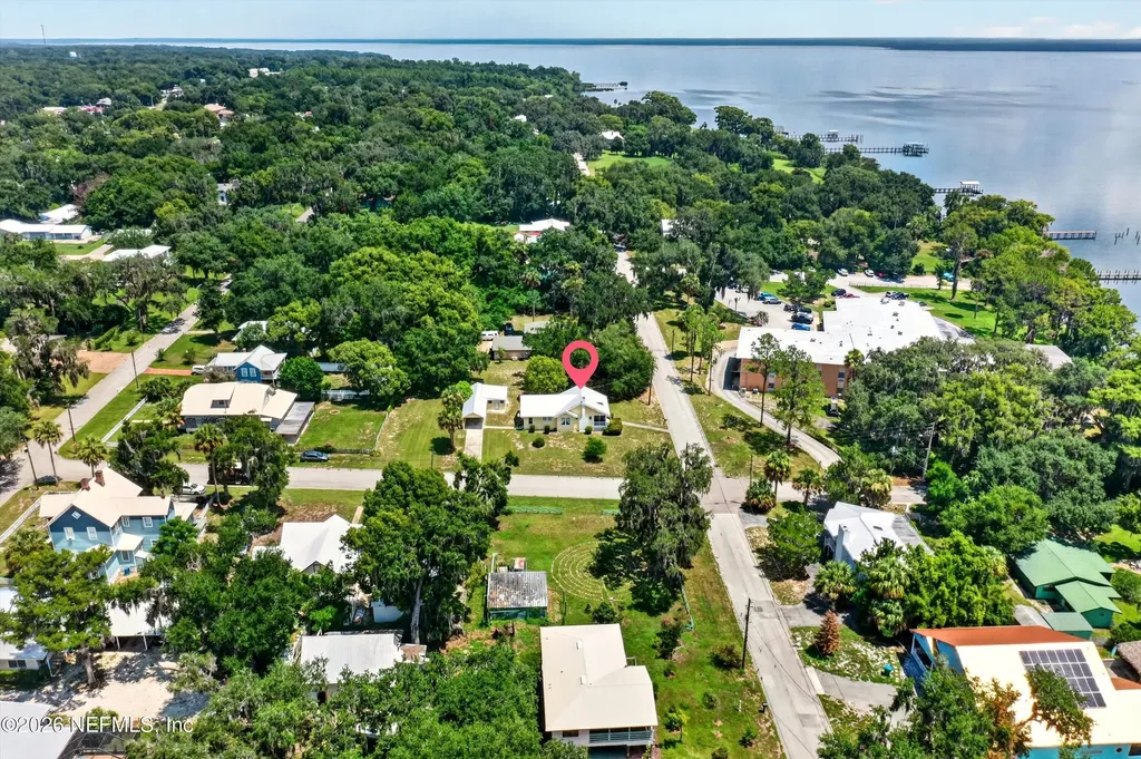 101 N Lake Street Crescent City FL 32112
