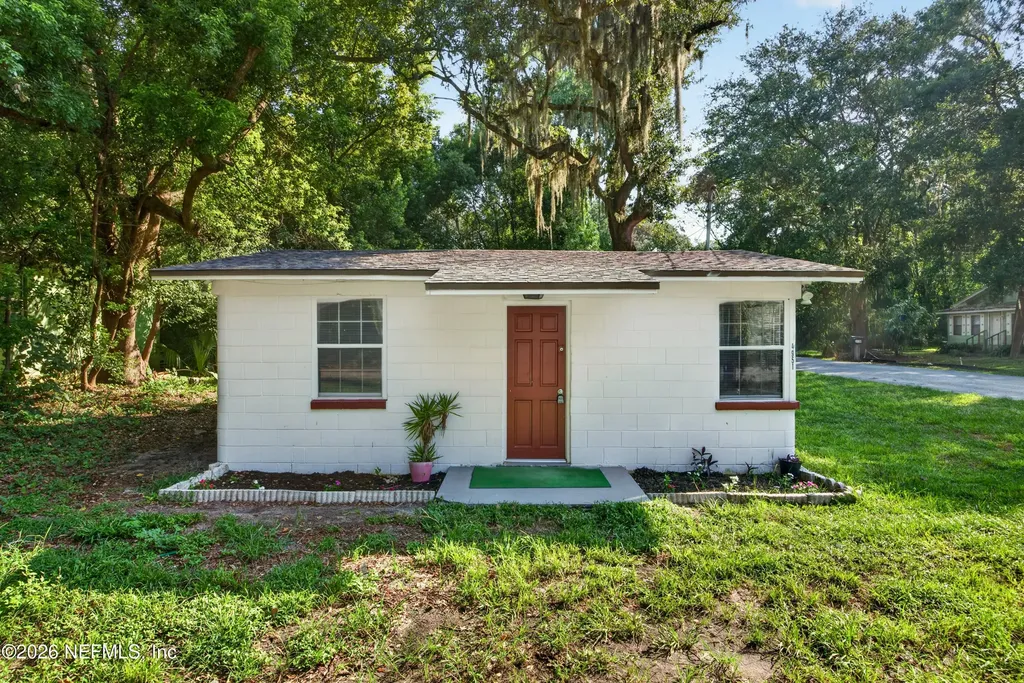 4951 Halls Drive Jacksonville FL 32207