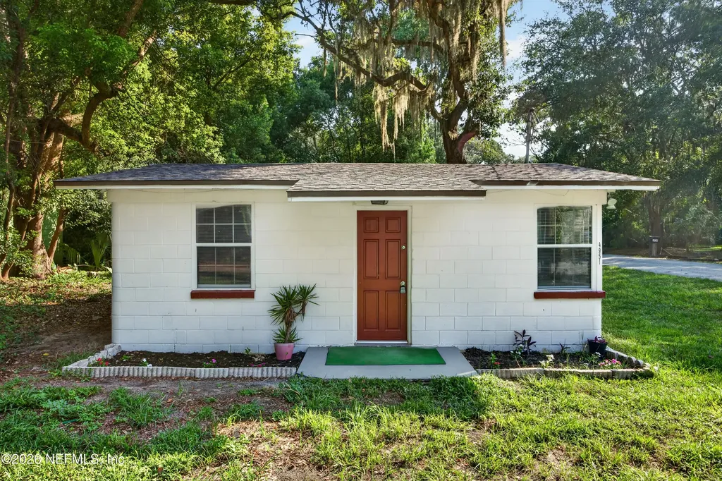 4951 Halls Drive Jacksonville FL 32207