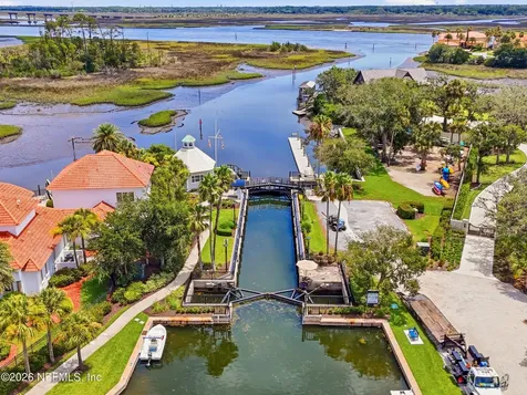 1126 Shipwatch Drive E Jacksonville FL 32225
