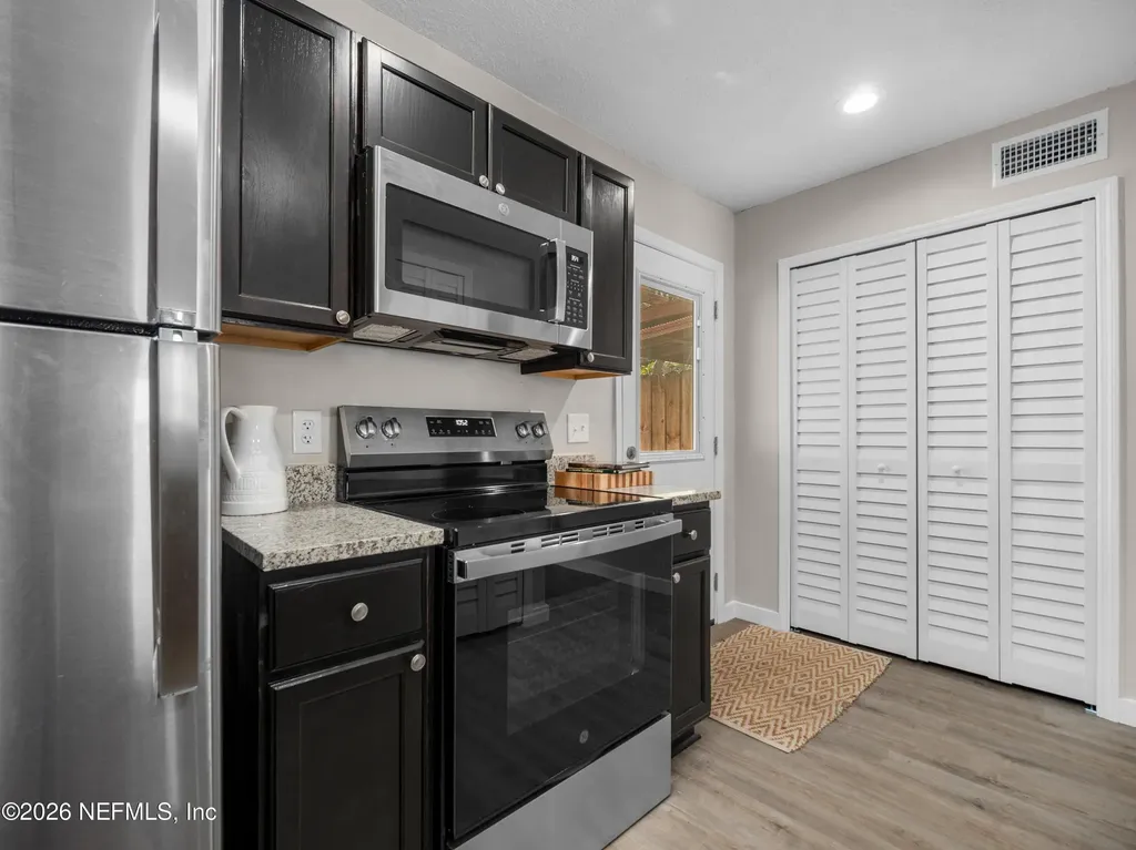 67 W 8th Street Atlantic Beach FL 32233