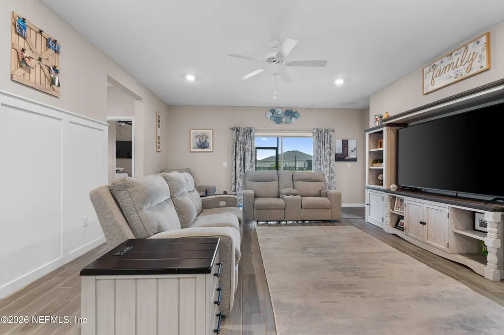 2746 Pointed Leaf Road Green Cove Springs FL 32043