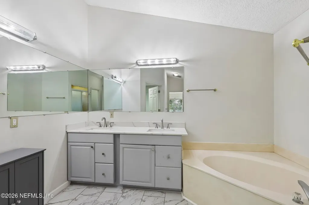 5628 Crest Creek Drive Jacksonville FL 32258