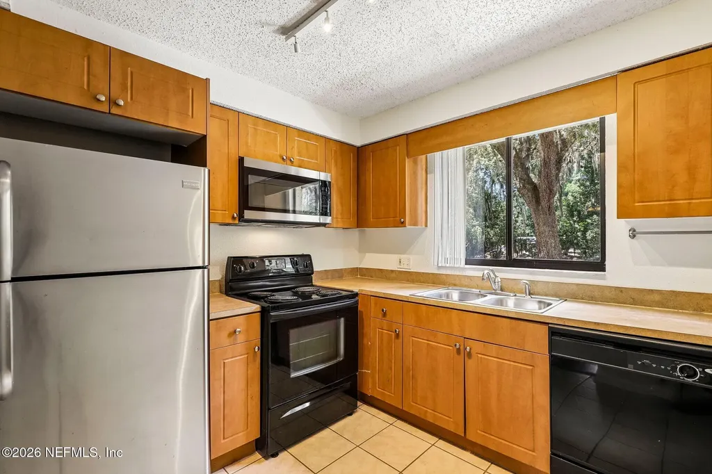 5811 Atlantic Boulevard Jacksonville FL 32207