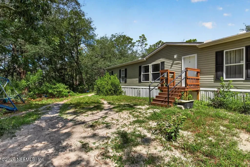 101 Pond Circle Interlachen FL 32148