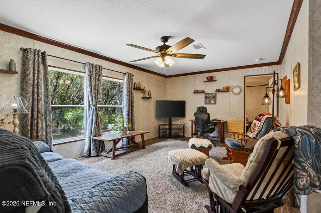 101 Pond Circle Interlachen FL 32148