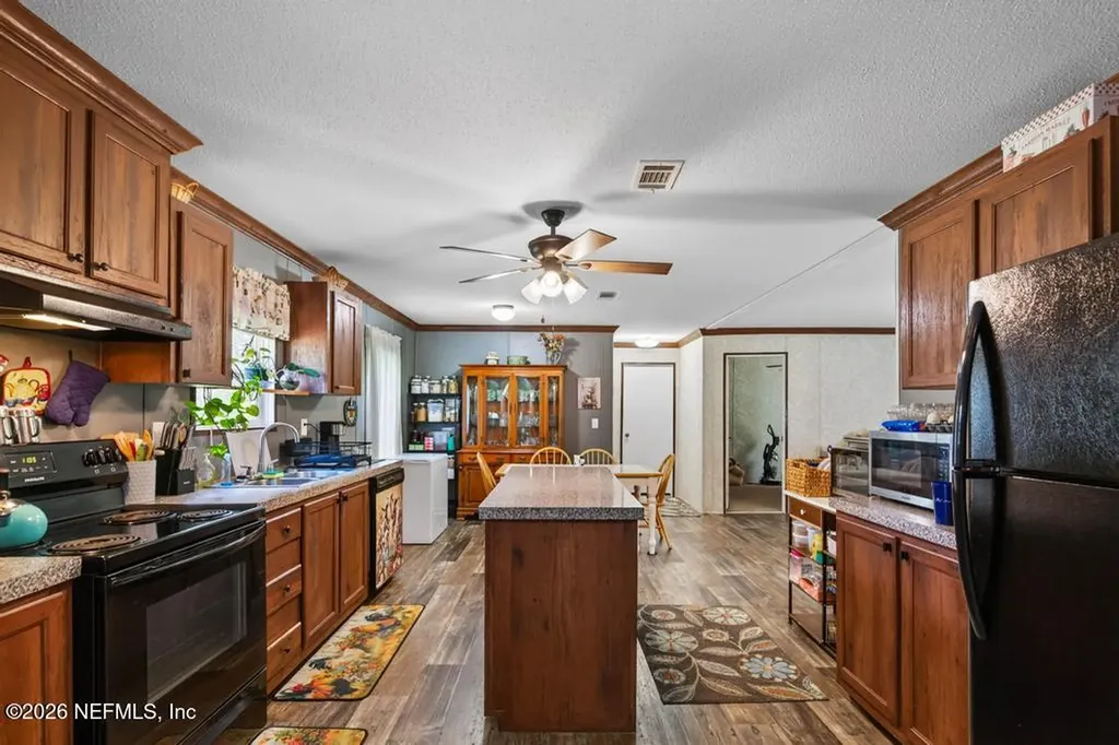 101 Pond Circle Interlachen FL 32148