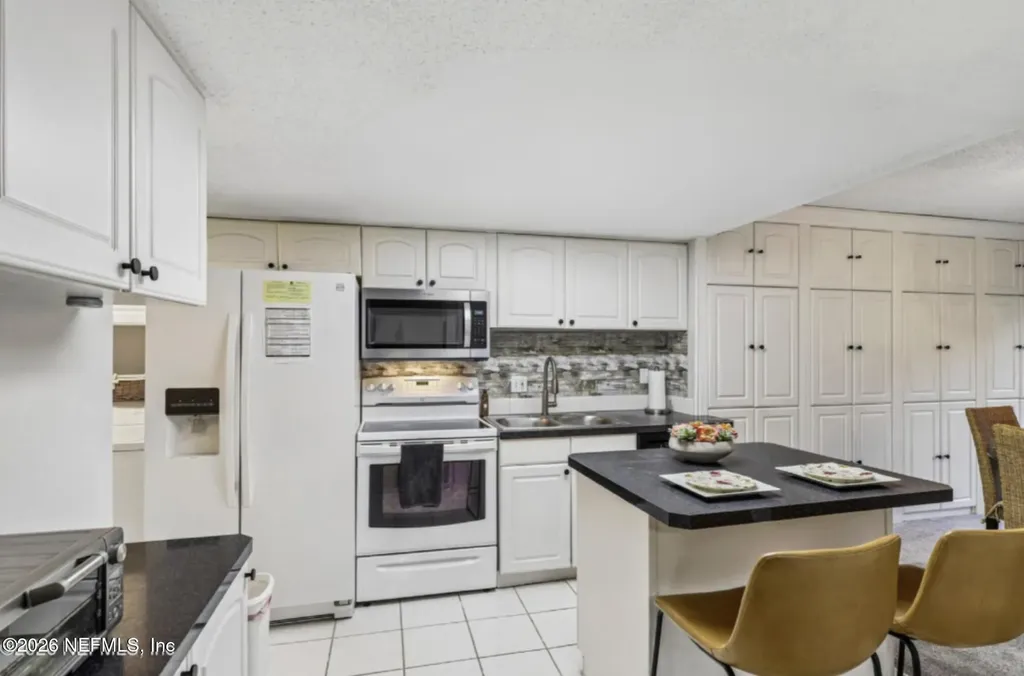 8719 Como Lake Drive Jacksonville FL 32256