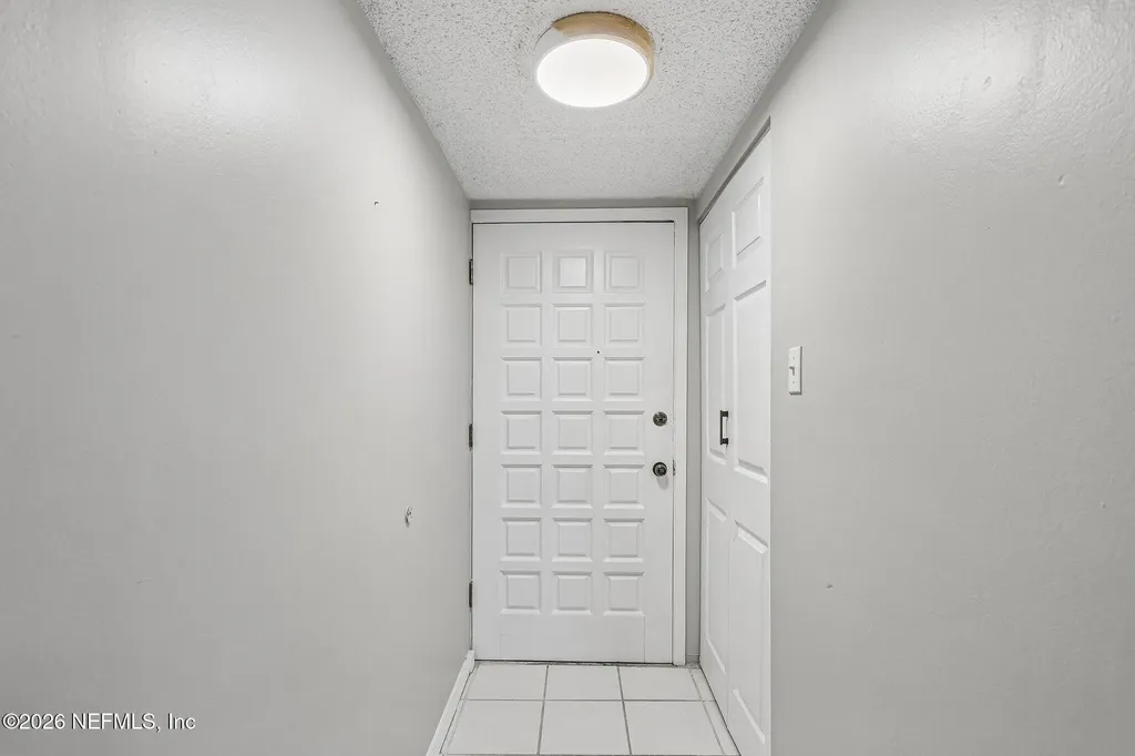 8719 Como Lake Drive Jacksonville FL 32256