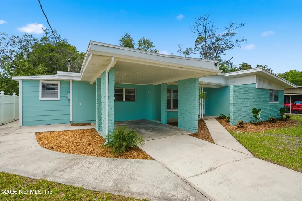2234 La Valle Drive Jacksonville FL 32210