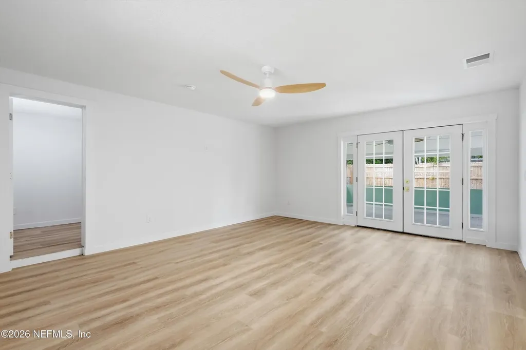 2234 La Valle Drive Jacksonville FL 32210