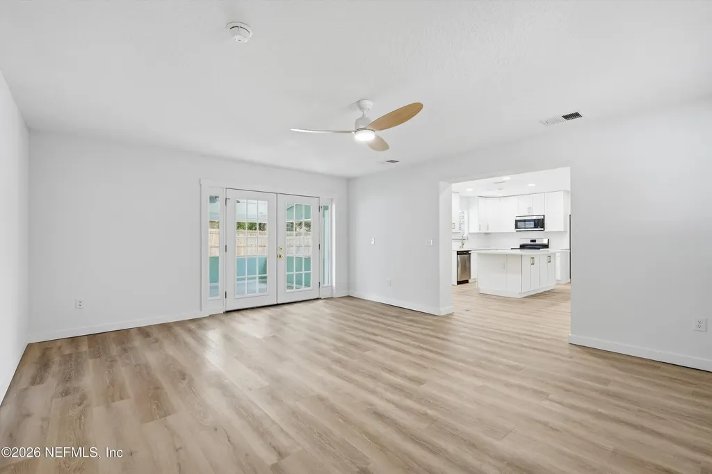 2234 La Valle Drive Jacksonville FL 32210