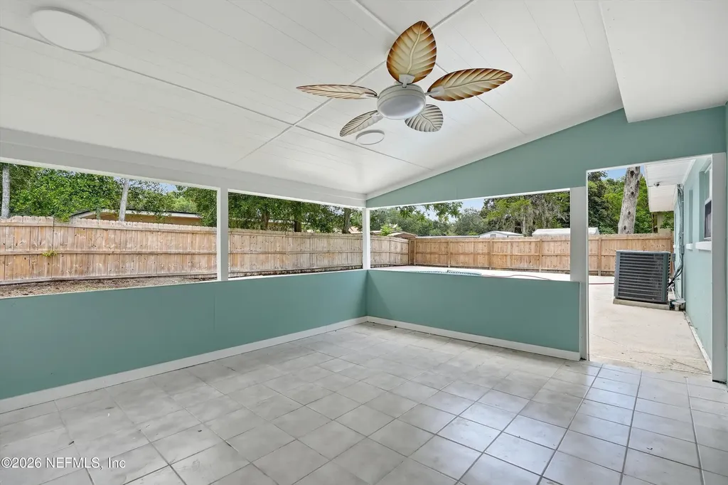 2234 La Valle Drive Jacksonville FL 32210