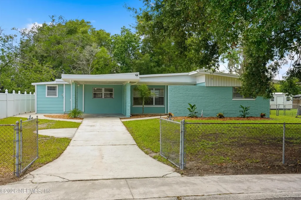 2234 La Valle Drive Jacksonville FL 32210