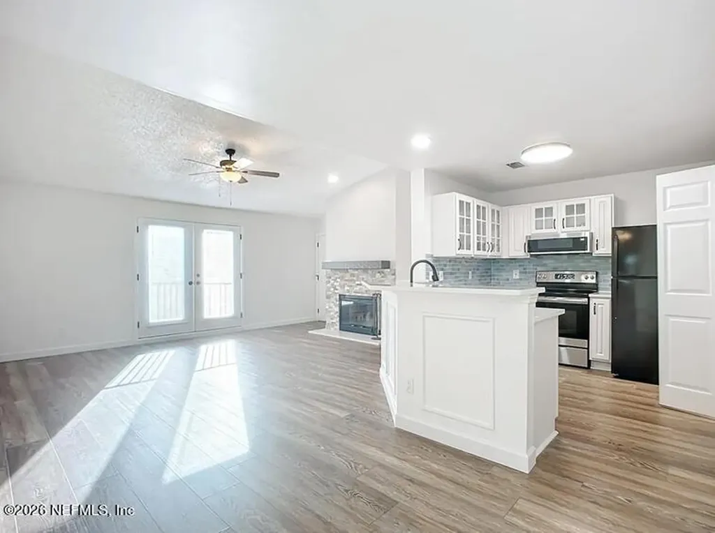 13715 Richmond Park Drive N Jacksonville FL 32224