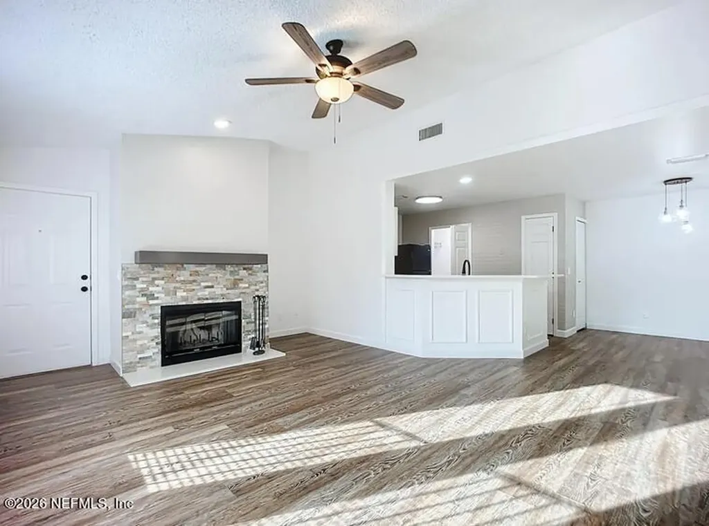 13715 Richmond Park Drive N Jacksonville FL 32224