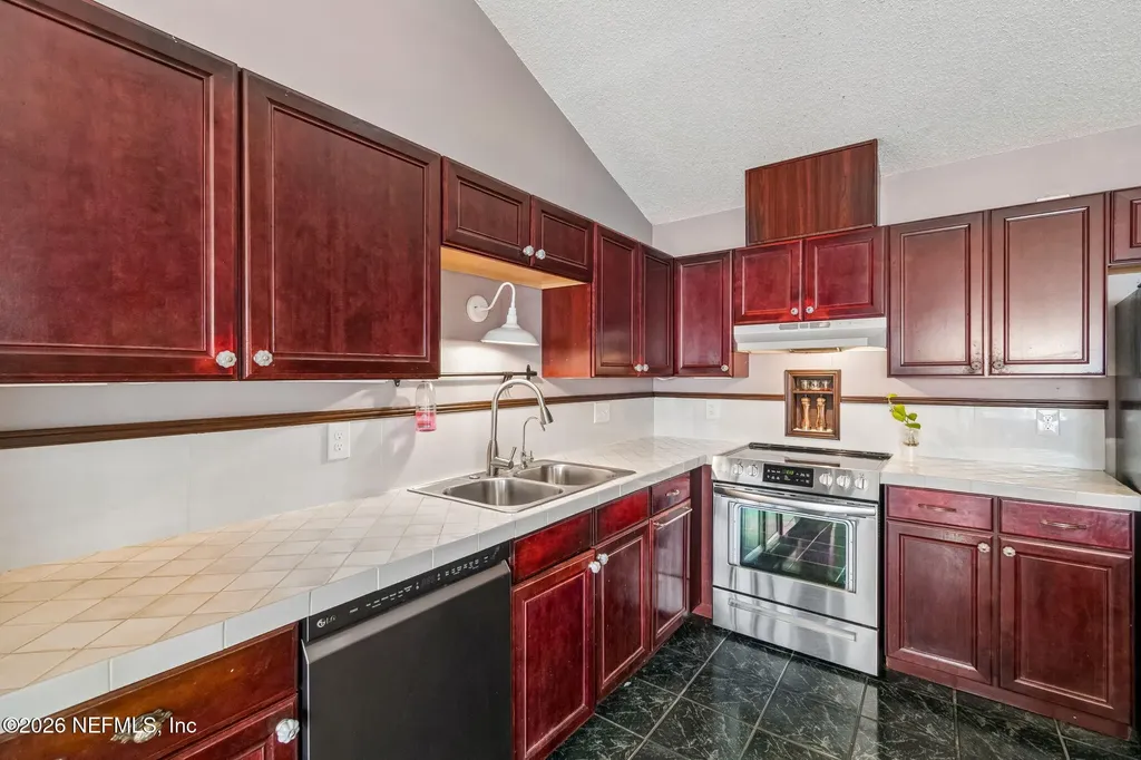 5065 Knightsbridge Circle N Jacksonville FL 32244