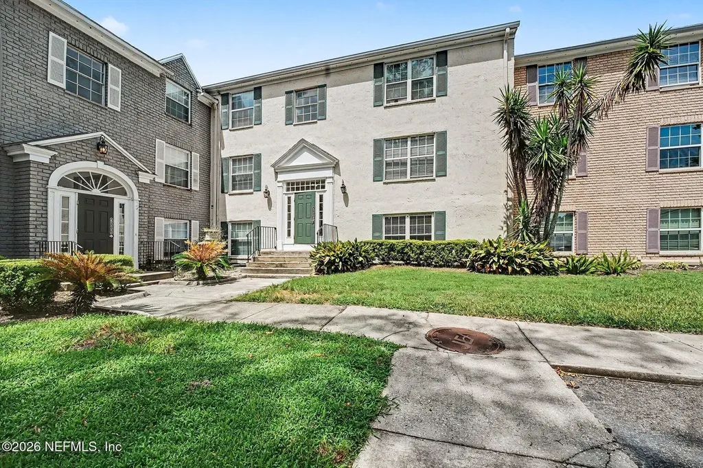 4334 S Plaza Gate Lane Jacksonville FL 32217