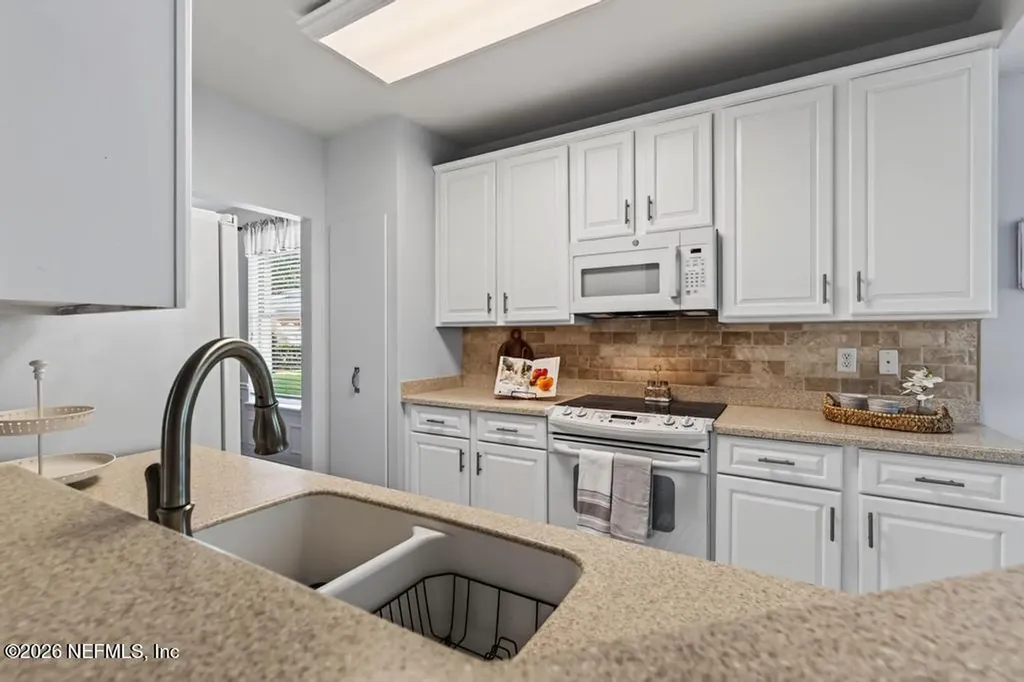 8573 Little Swift Circle Jacksonville FL 32256