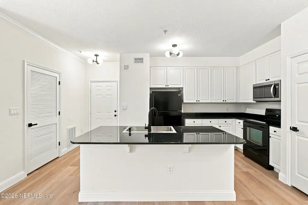 8539 Gate Parkway Jacksonville FL 32216