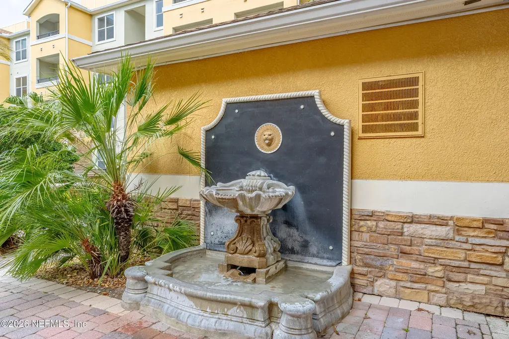 8539 Gate Parkway Jacksonville FL 32216