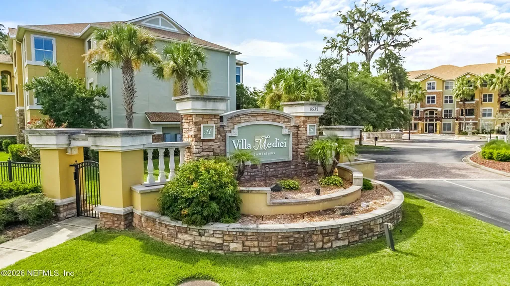 8539 Gate Parkway Jacksonville FL 32216