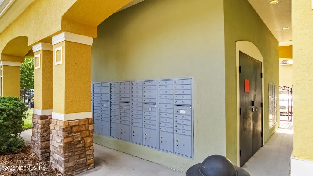 8539 Gate Parkway Jacksonville FL 32216