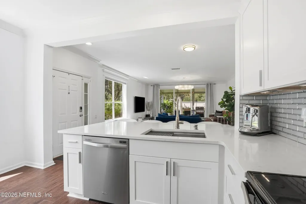 7990 Baymeadows Road E Jacksonville FL 32256