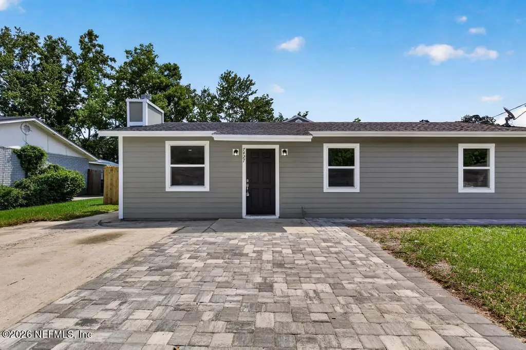 7427 John F Kennedy Drive W Jacksonville FL 32219