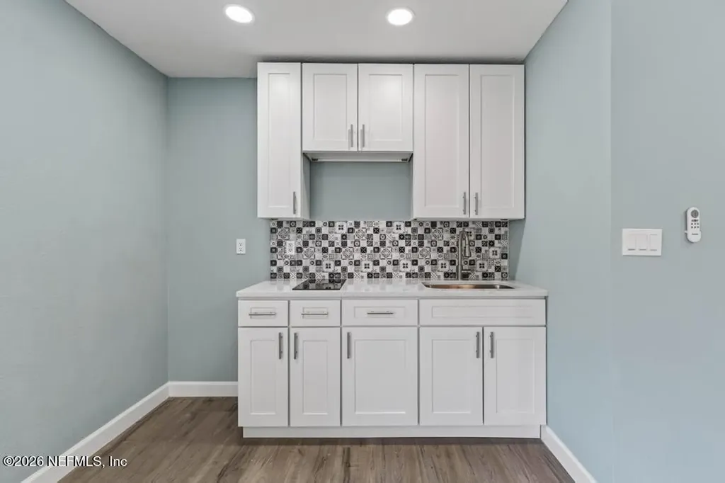 7427 John F Kennedy Drive W Jacksonville FL 32219