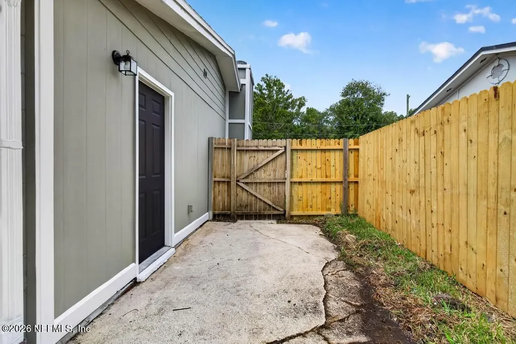 7427 John F Kennedy Drive W Jacksonville FL 32219