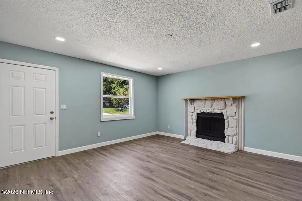 7427 John F Kennedy Drive W Jacksonville FL 32219