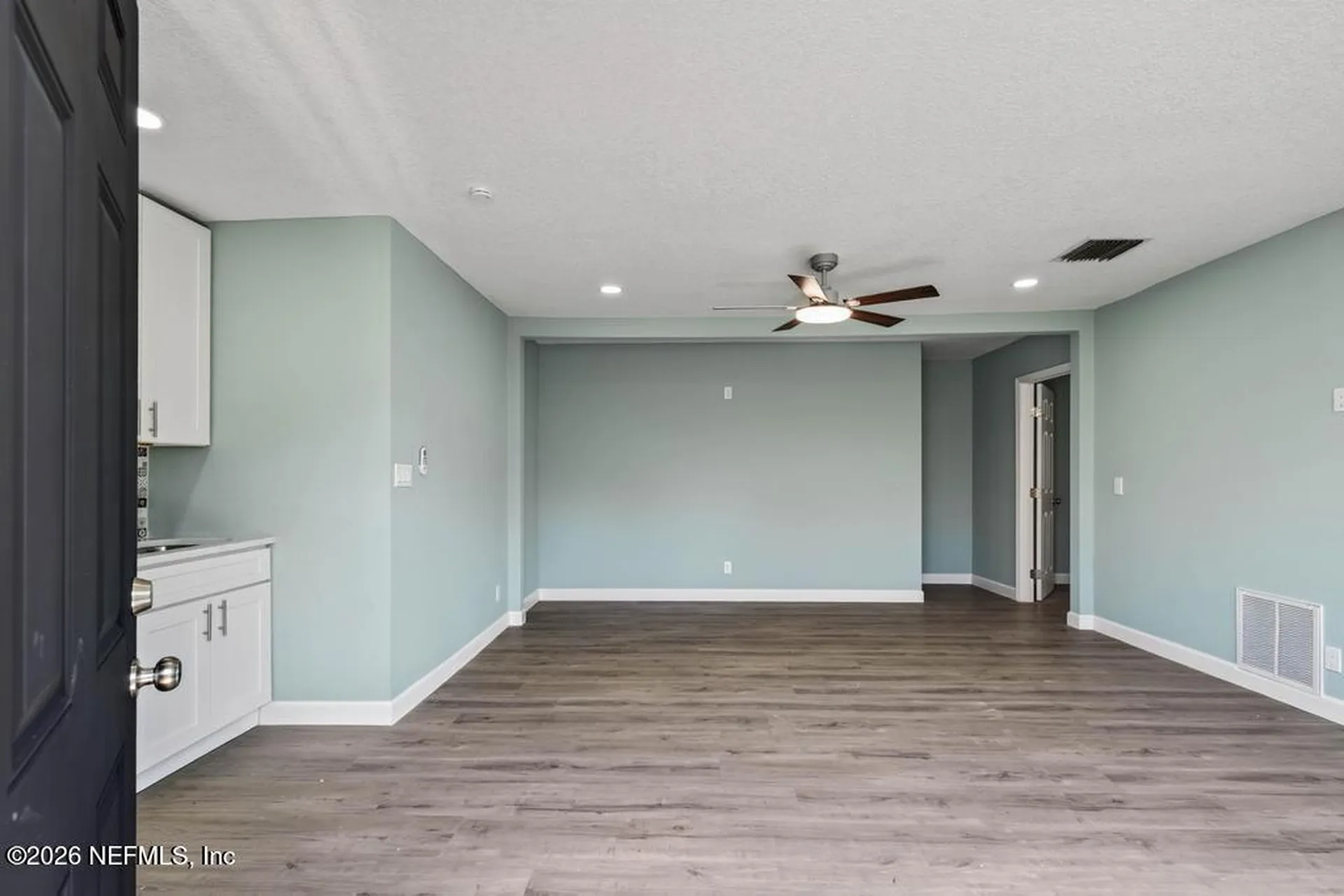 7427 John F Kennedy Drive W Jacksonville FL 32219