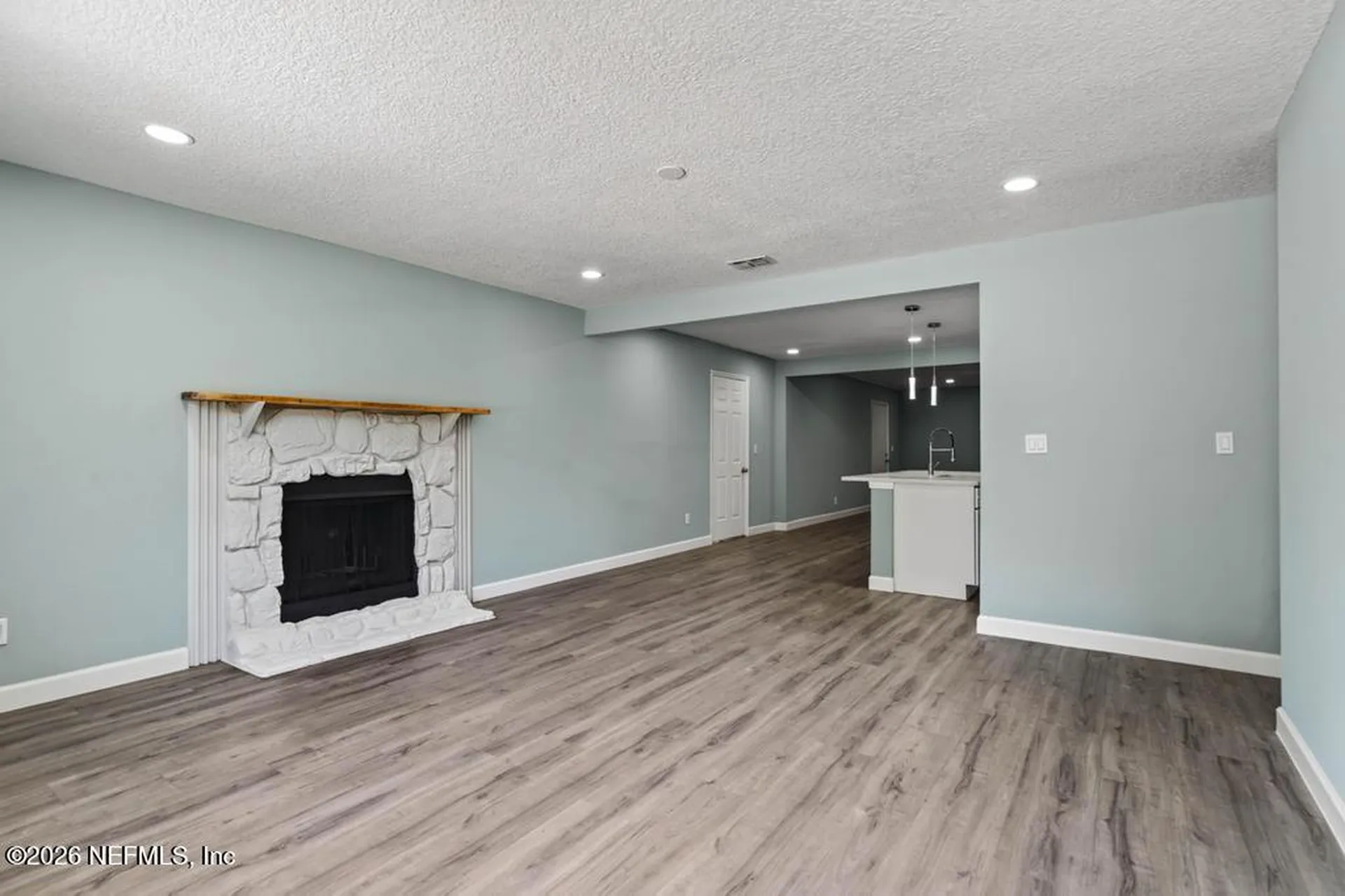 7427 John F Kennedy Drive W Jacksonville FL 32219