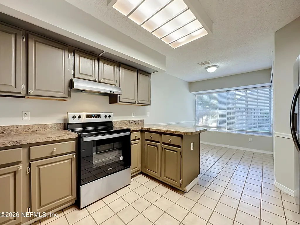 8174 Loch Lomond Lane Jacksonville FL 32244