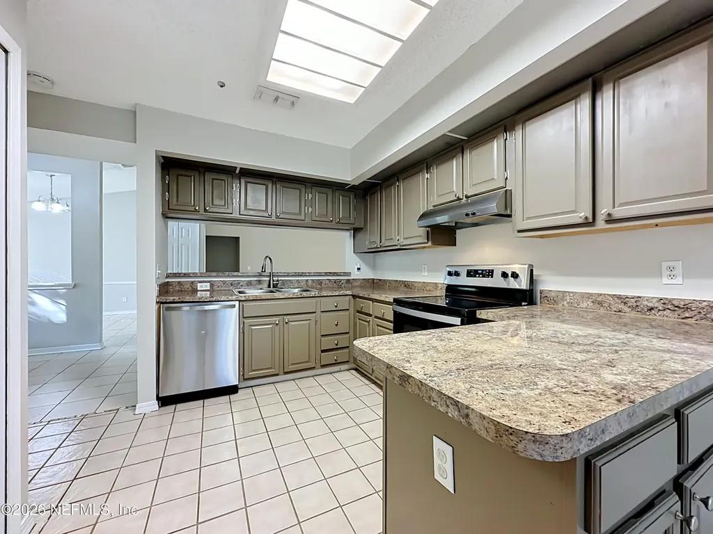 8174 Loch Lomond Lane Jacksonville FL 32244