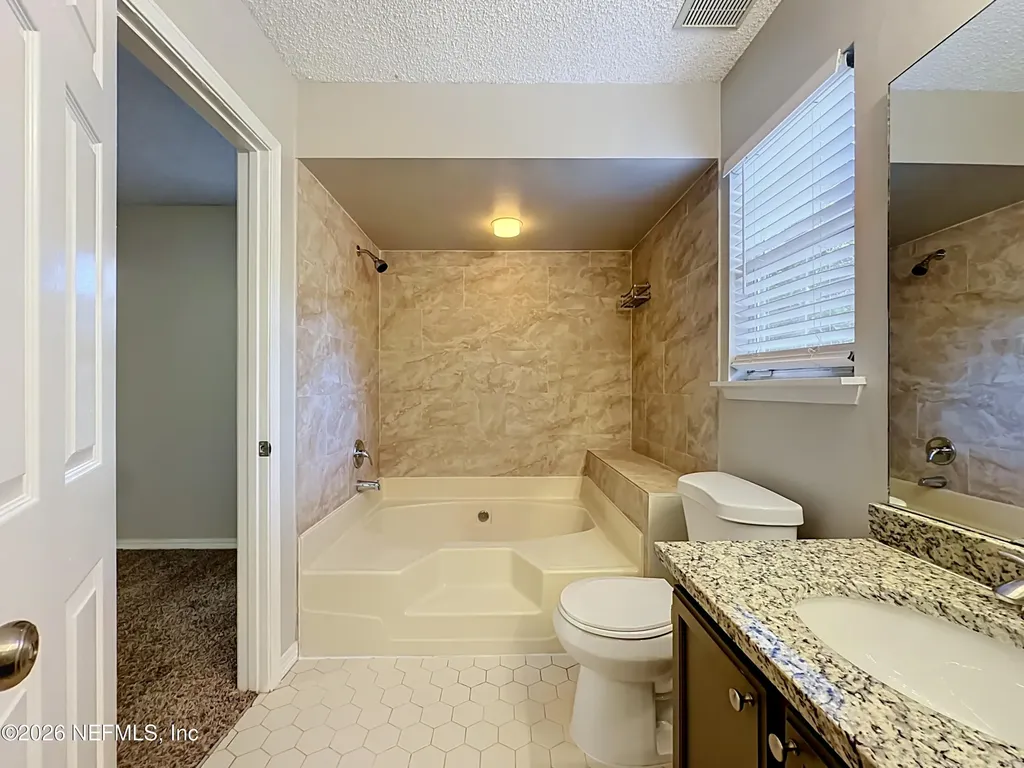 8174 Loch Lomond Lane Jacksonville FL 32244
