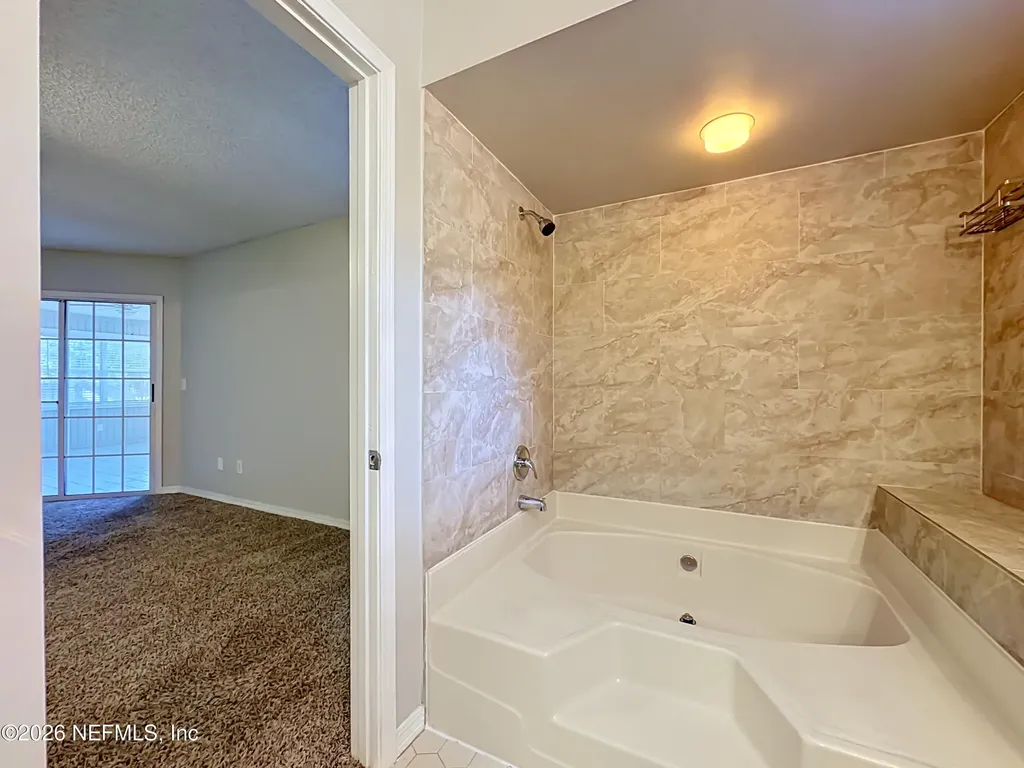 8174 Loch Lomond Lane Jacksonville FL 32244