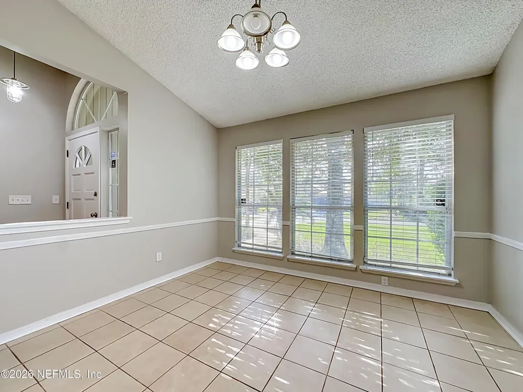 8174 Loch Lomond Lane Jacksonville FL 32244