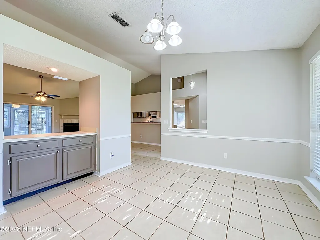 8174 Loch Lomond Lane Jacksonville FL 32244