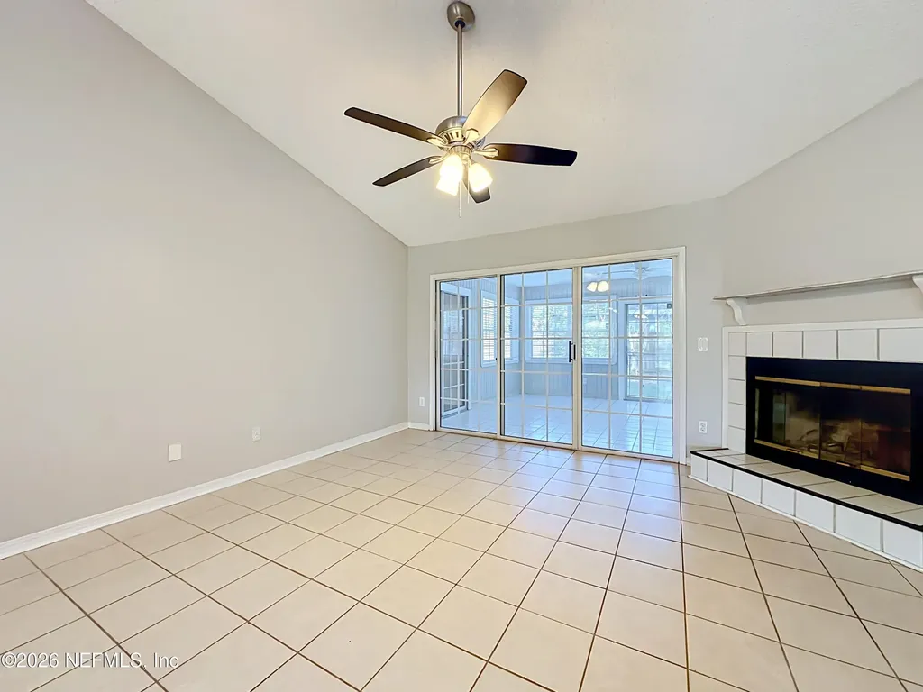 8174 Loch Lomond Lane Jacksonville FL 32244