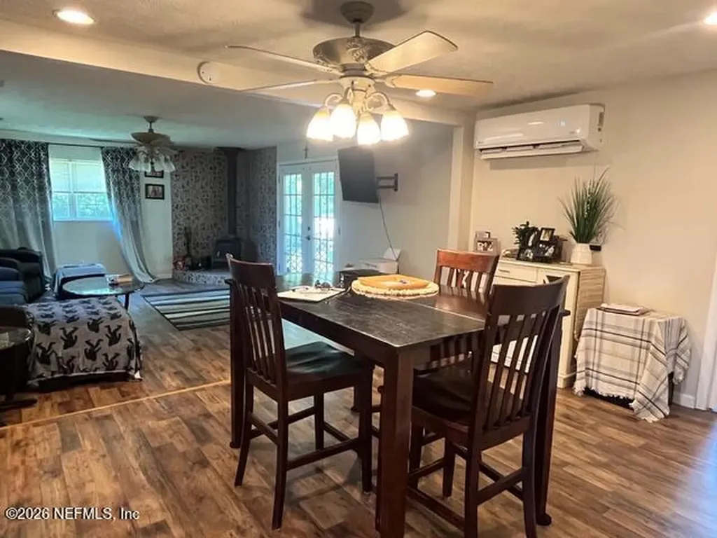 9559 SE State Road 100 Starke FL 32091